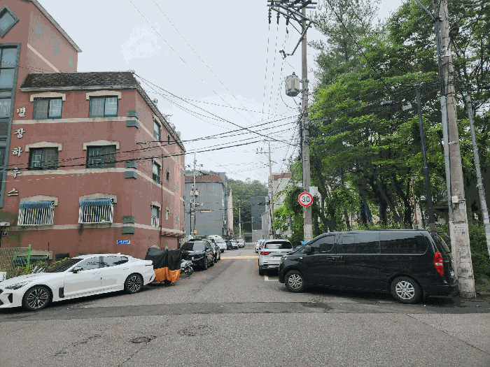 동측 도로변 전경
