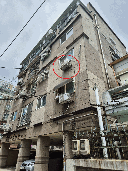 남동측에서 본 전경