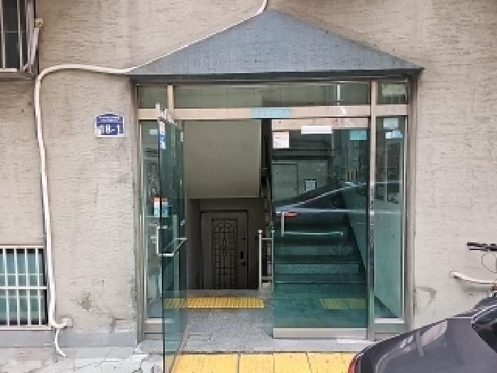 공동출입문