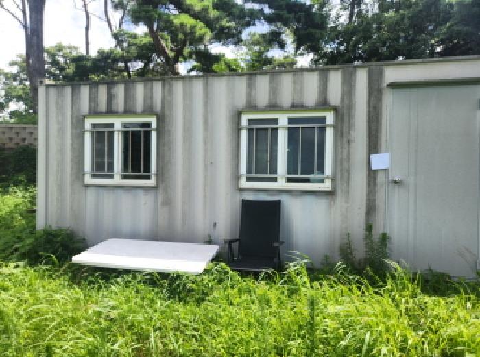 목록2. 지상위에 소재하는 컨테이너 전경