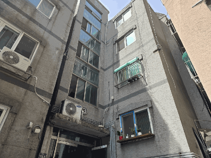 본건 건물 외부 전경
