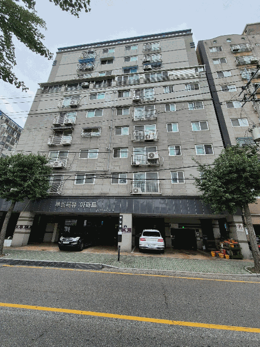 북측에서 본 전경