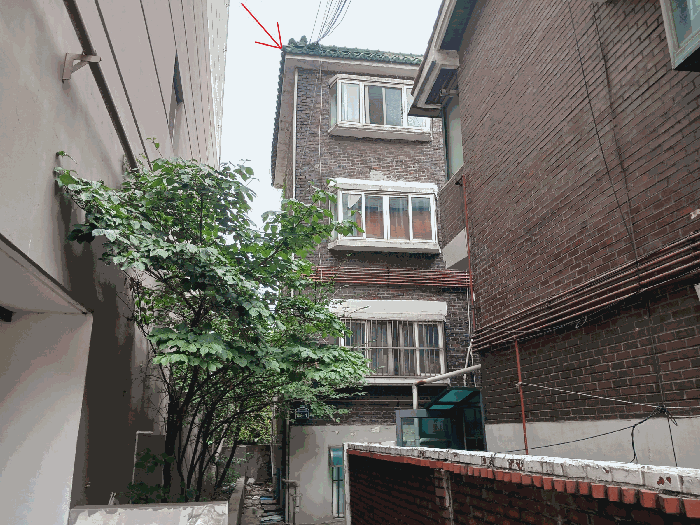본건 소재 건물