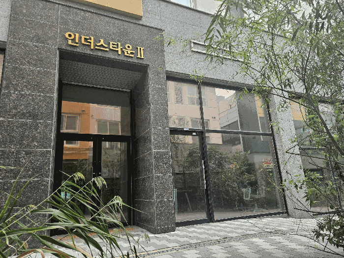 본건 남서측 인근에서 촬영