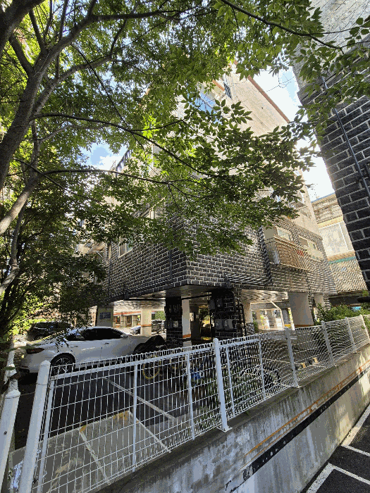 북동측에서 본 전경