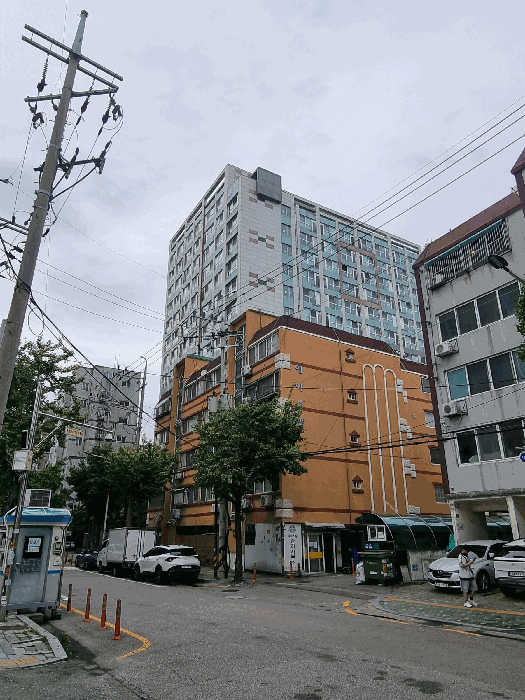 본건 소재 건물 전경