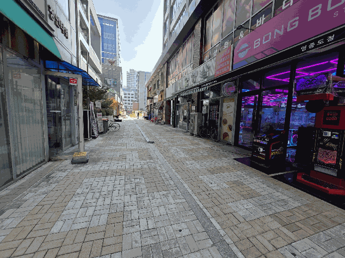 인 접 도 로