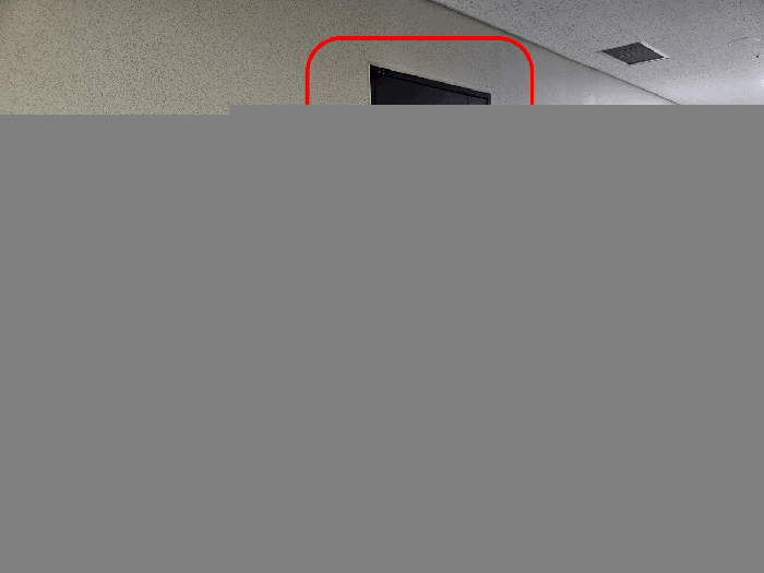 본건 출입문