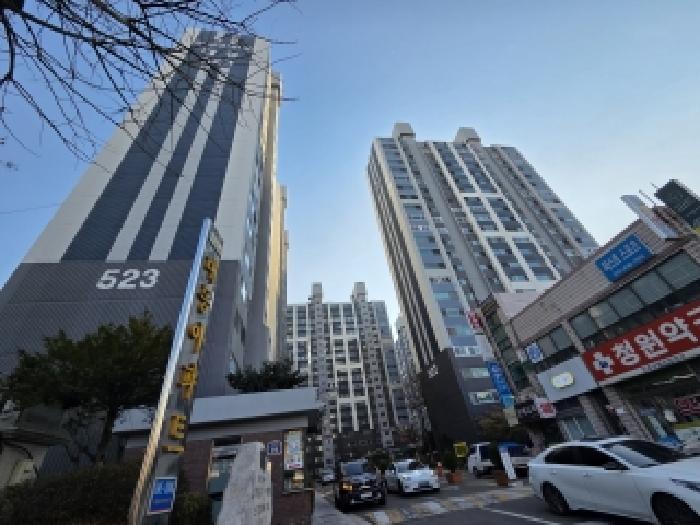 단지입구 전경