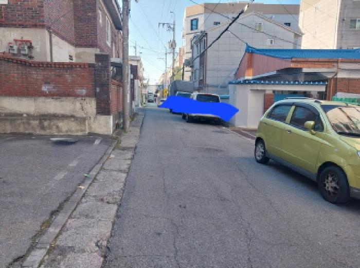 건물 앞 도로