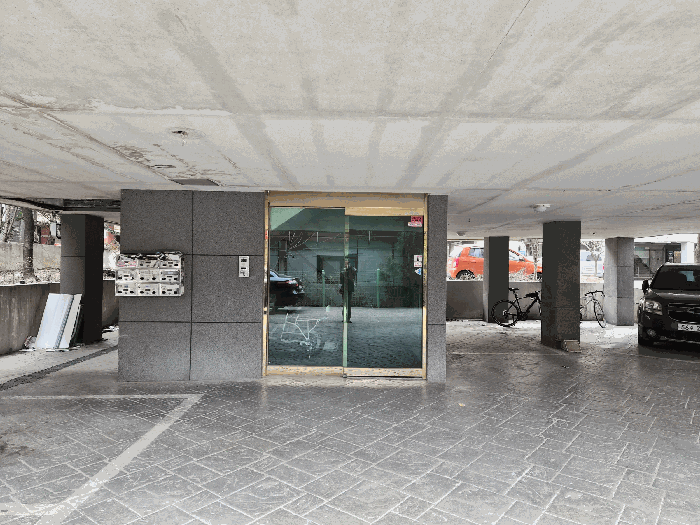 본건 건물 출입구