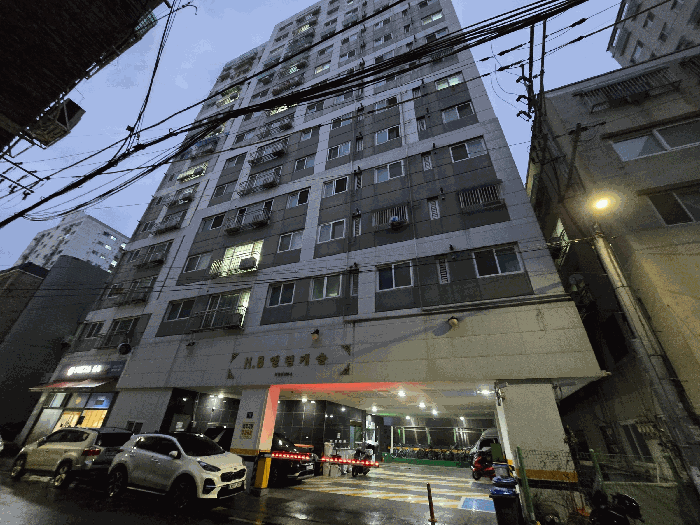 본건 소재 건물 전경