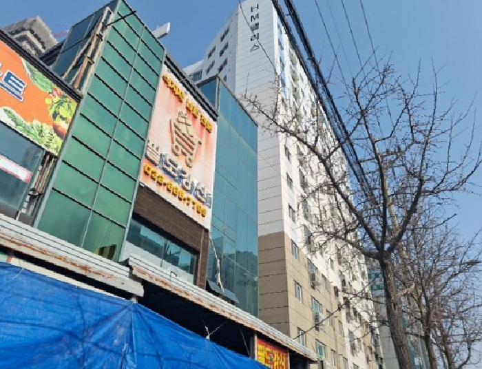 건물 전경