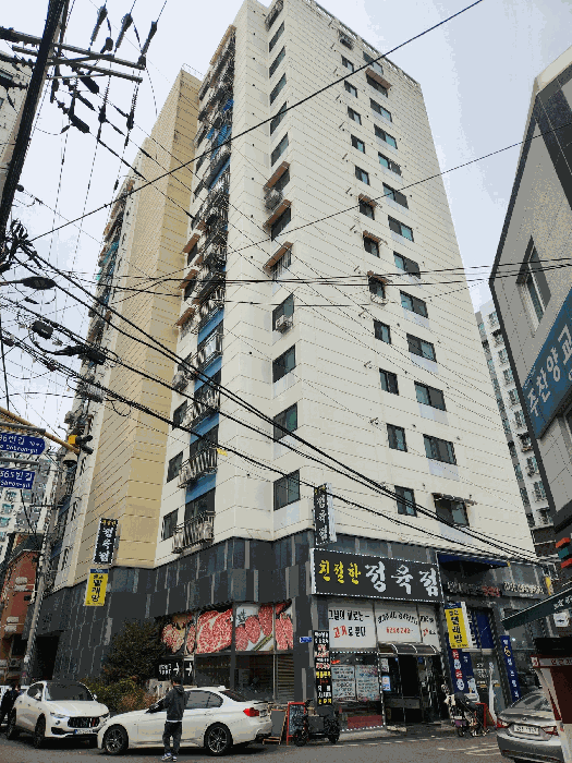 남동측에서 촬영