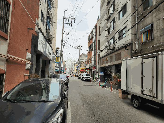 남측 도로변 전경
