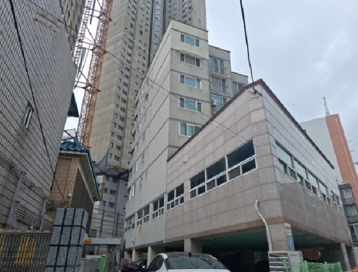 건물 전경