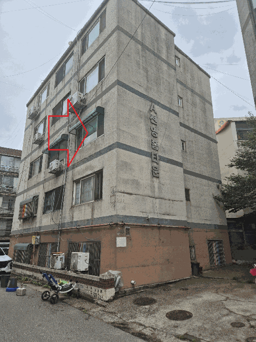 남서측에서 본 전경