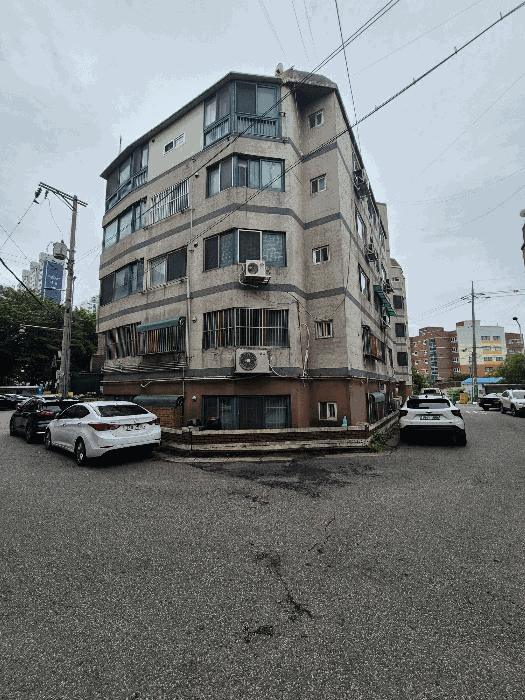북서측에서 본 전경