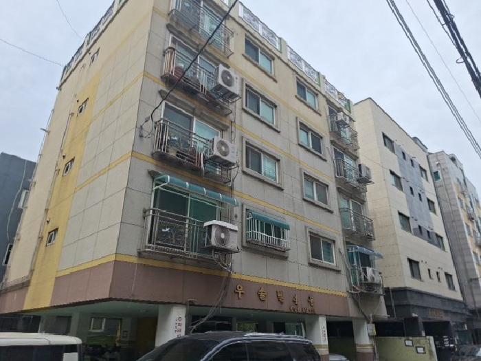 건물 전경