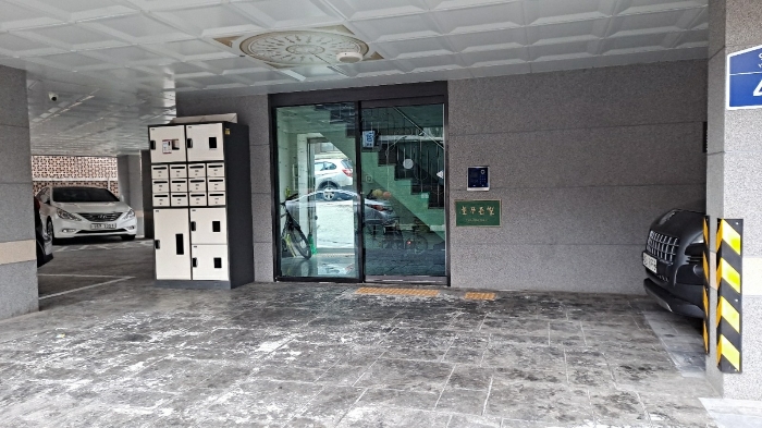 공동 현관문