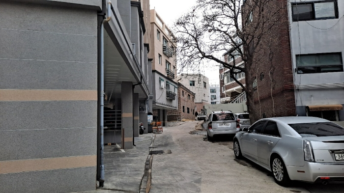 남동측 접면도로