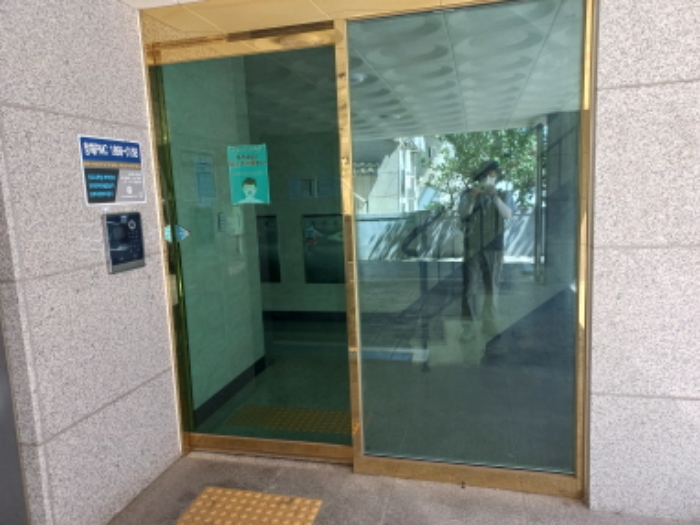 공동현관문