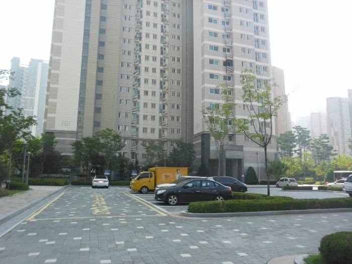 본건 단지내부전경