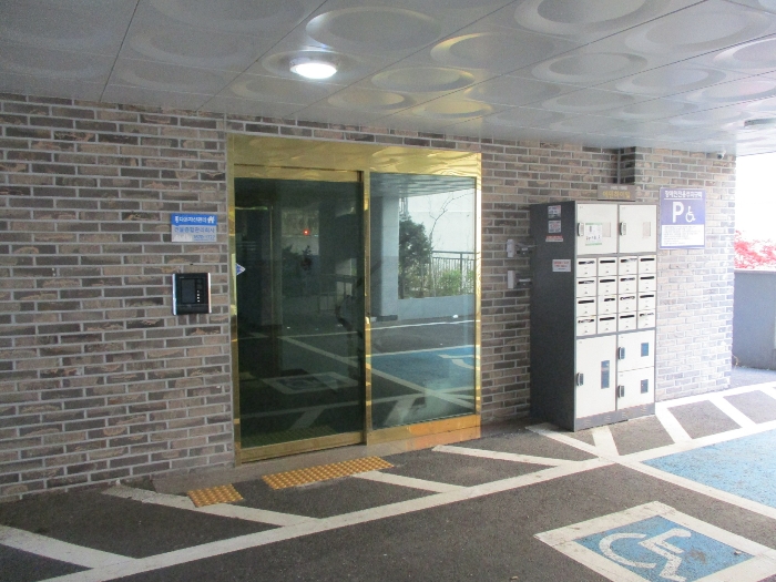 출입구전경