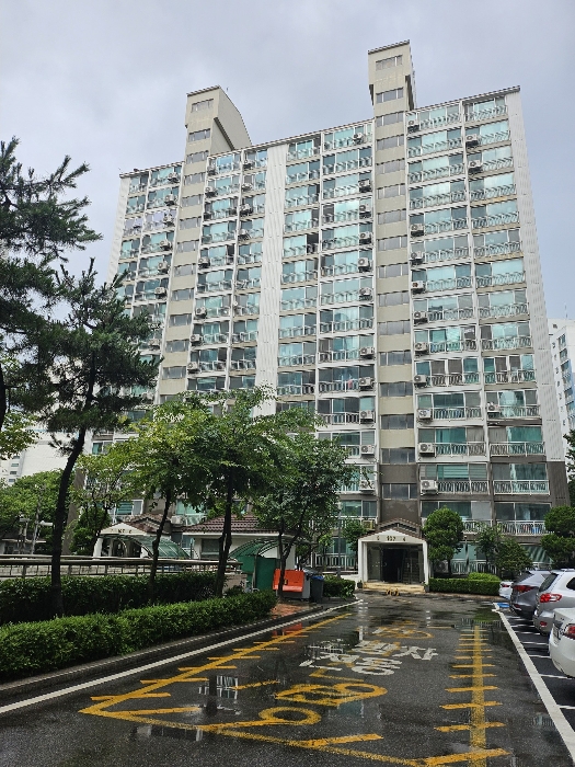 동 전경