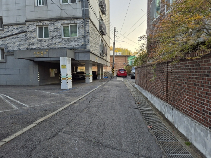 북서측 접면도로 모습