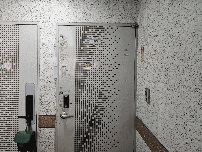 본건