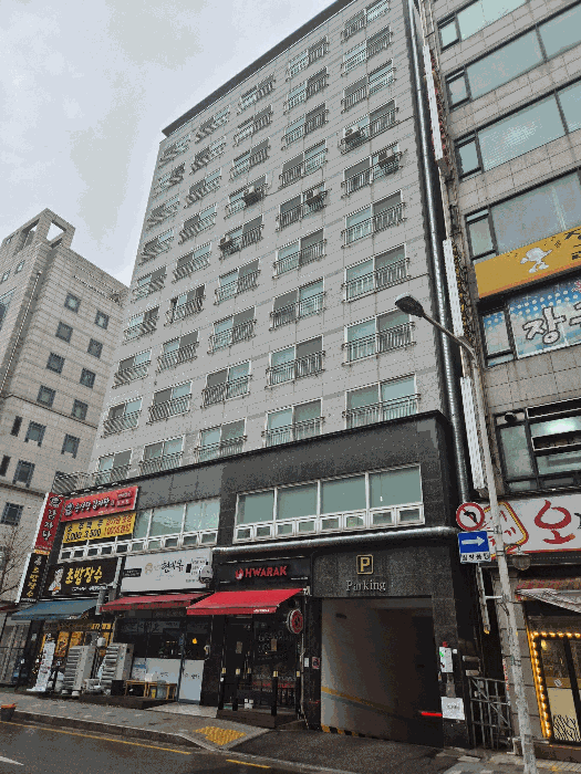 남서측에서 본 전경