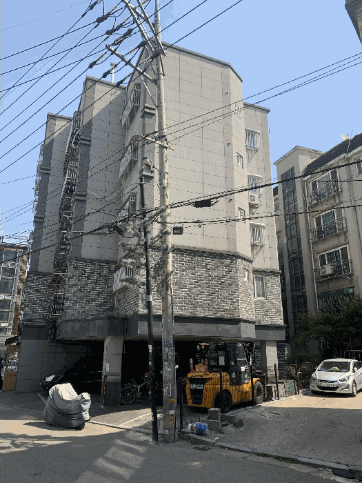 대상물건 소재 건물 전경
