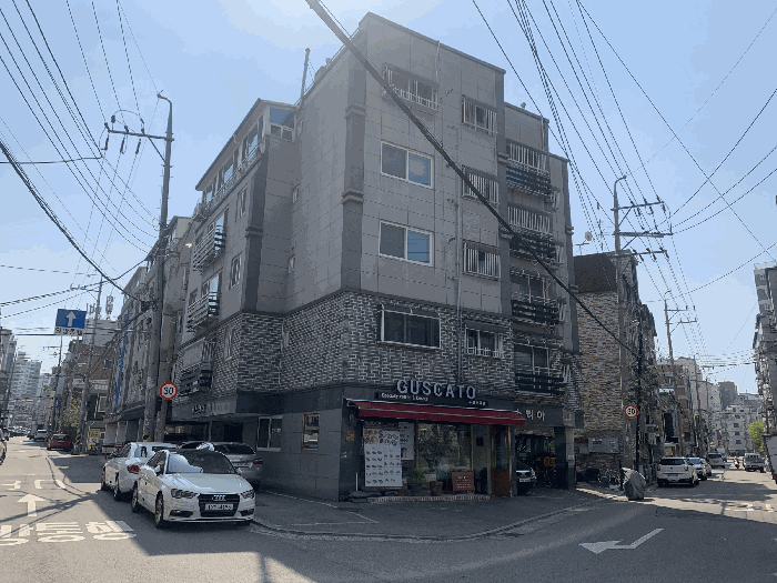 대상물건 소재 건물 전경