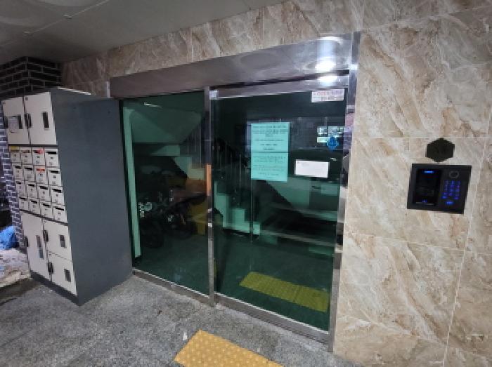 공동현관문