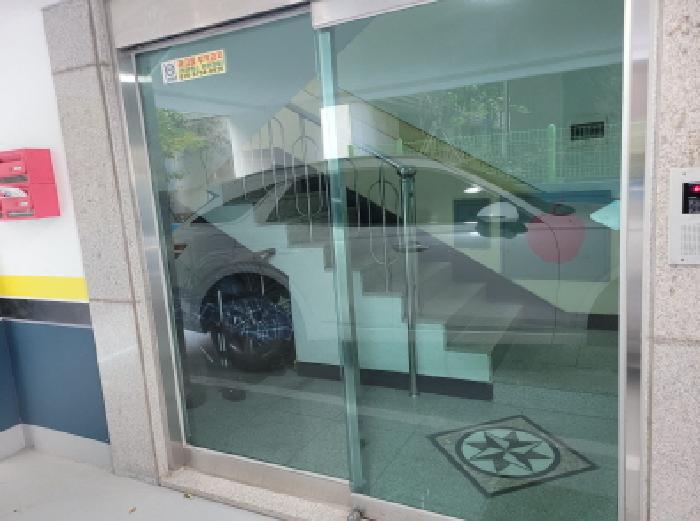 공동현관문