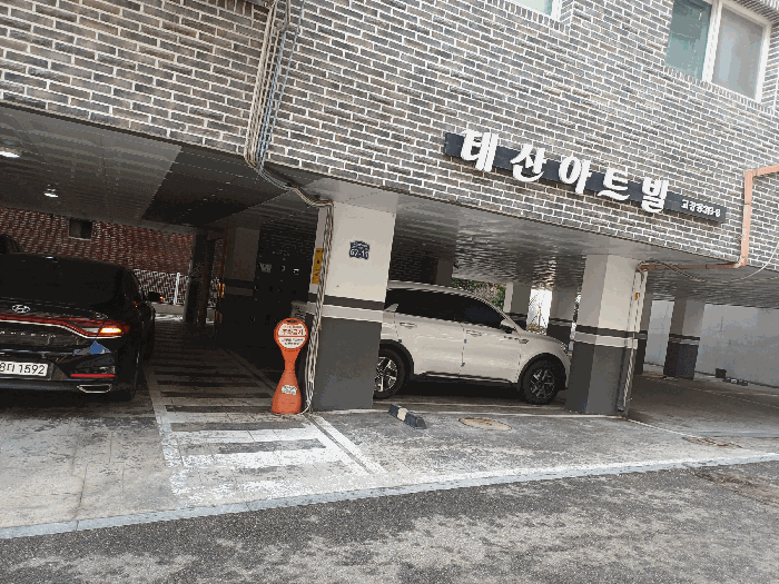 기호(2) 1층 주차장