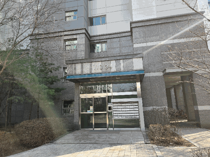 110동 3,4호 라인 공동출입문 전경