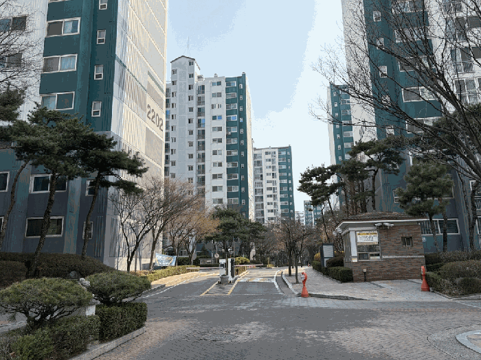 아파트단지 주출입구