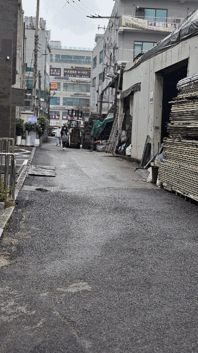 출입구(남동측)