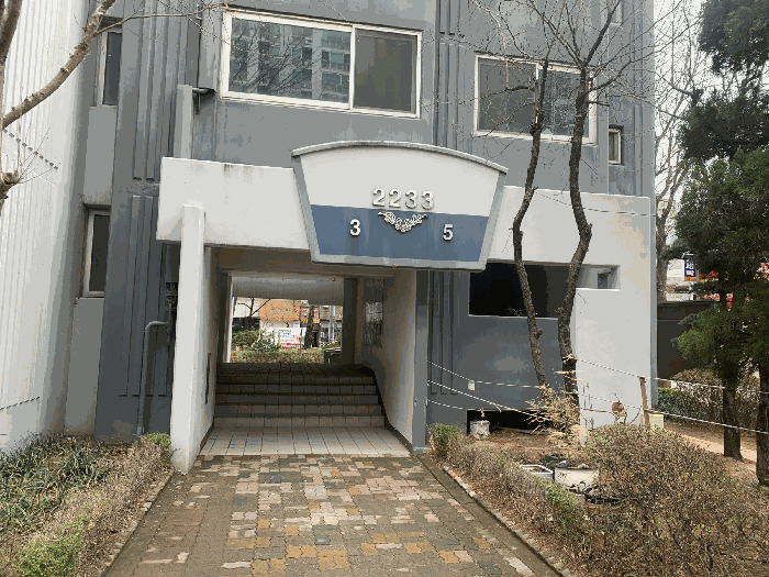1층 공동 출입구