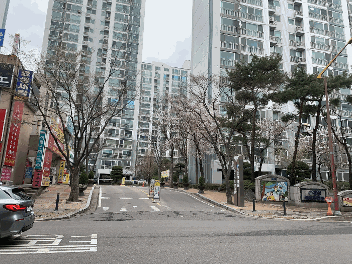 대상물건 소재 단지 출입구
