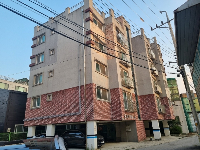 본건 북서측에서 촬영
