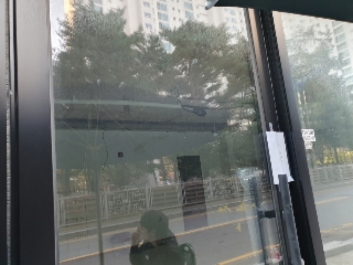 103동 101호(상가) 출입문