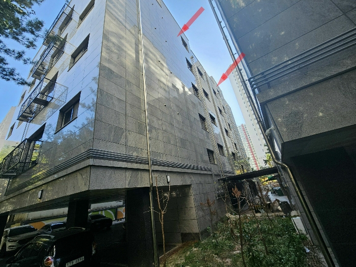 본건 103동, 104동 후면 전경 (본건 북서측 인근에서 촬영)