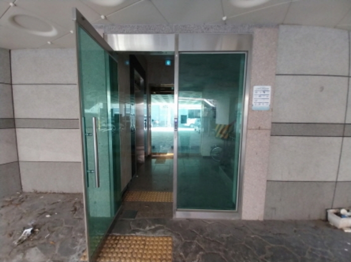 공동 출입구