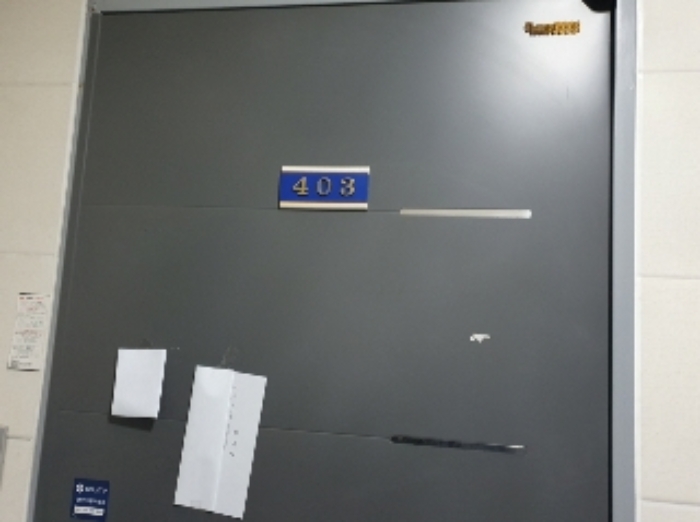 세대 출입문2