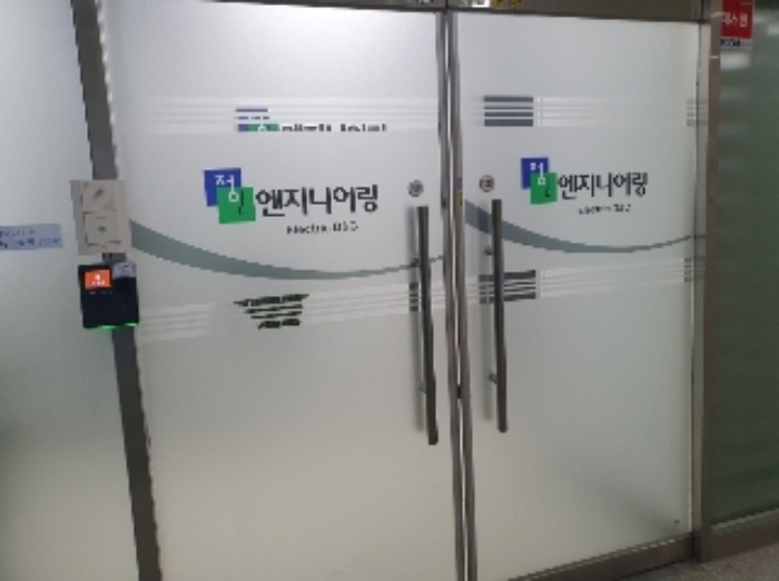 6층 출입구