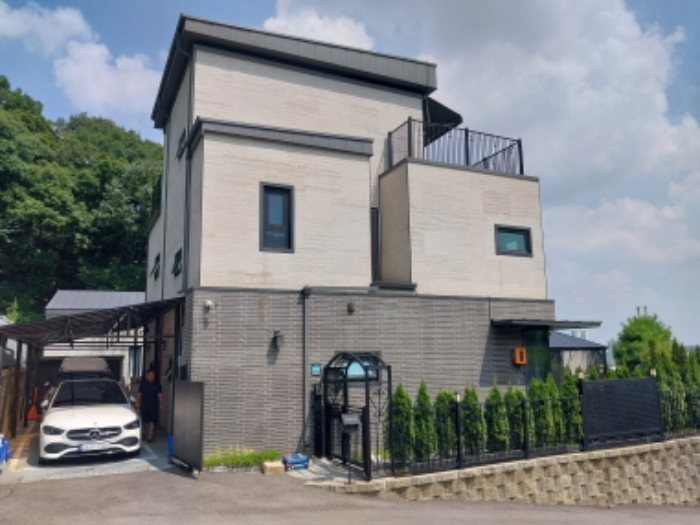 목록5 토지 위 건물 전경