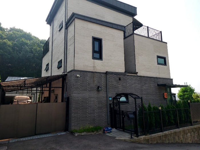 기호(5)토지 및 지상의 제시외건물
